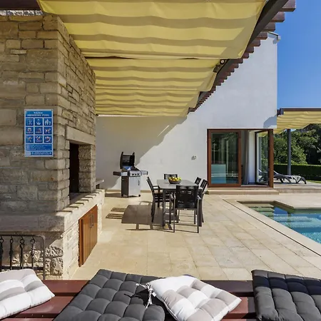 Luna Nera By Interhome Vila