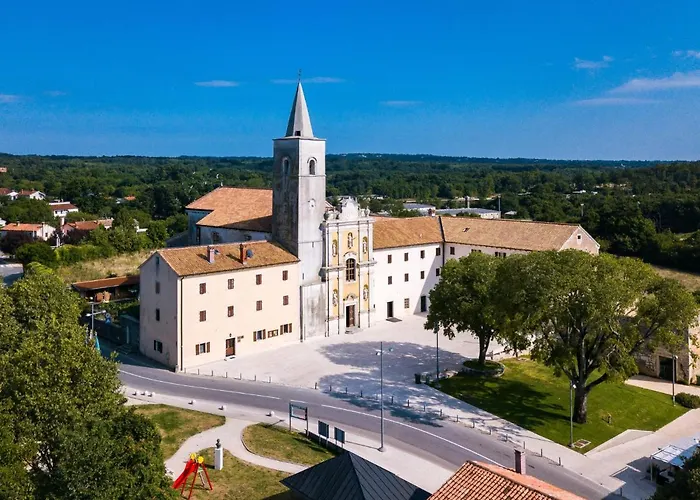 Luna Nera By Interhome Vila