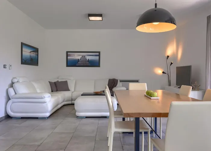 Luna Nera By Interhome Vila *