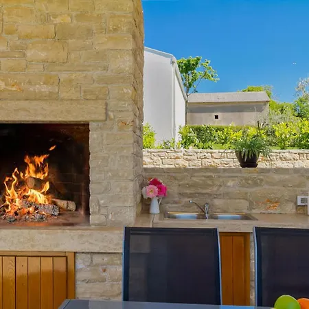 Luna Nera By Interhome